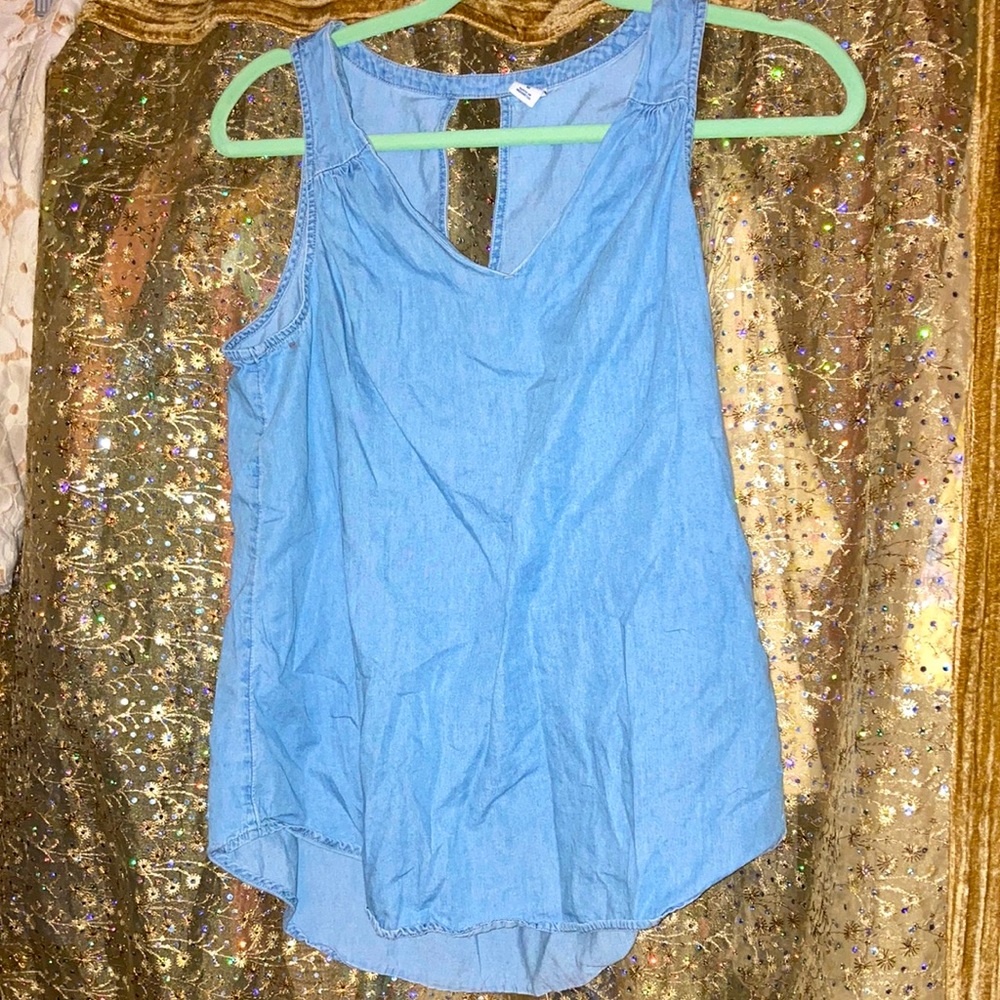 Old Navy lightweight denim sleeveless shirt sz M